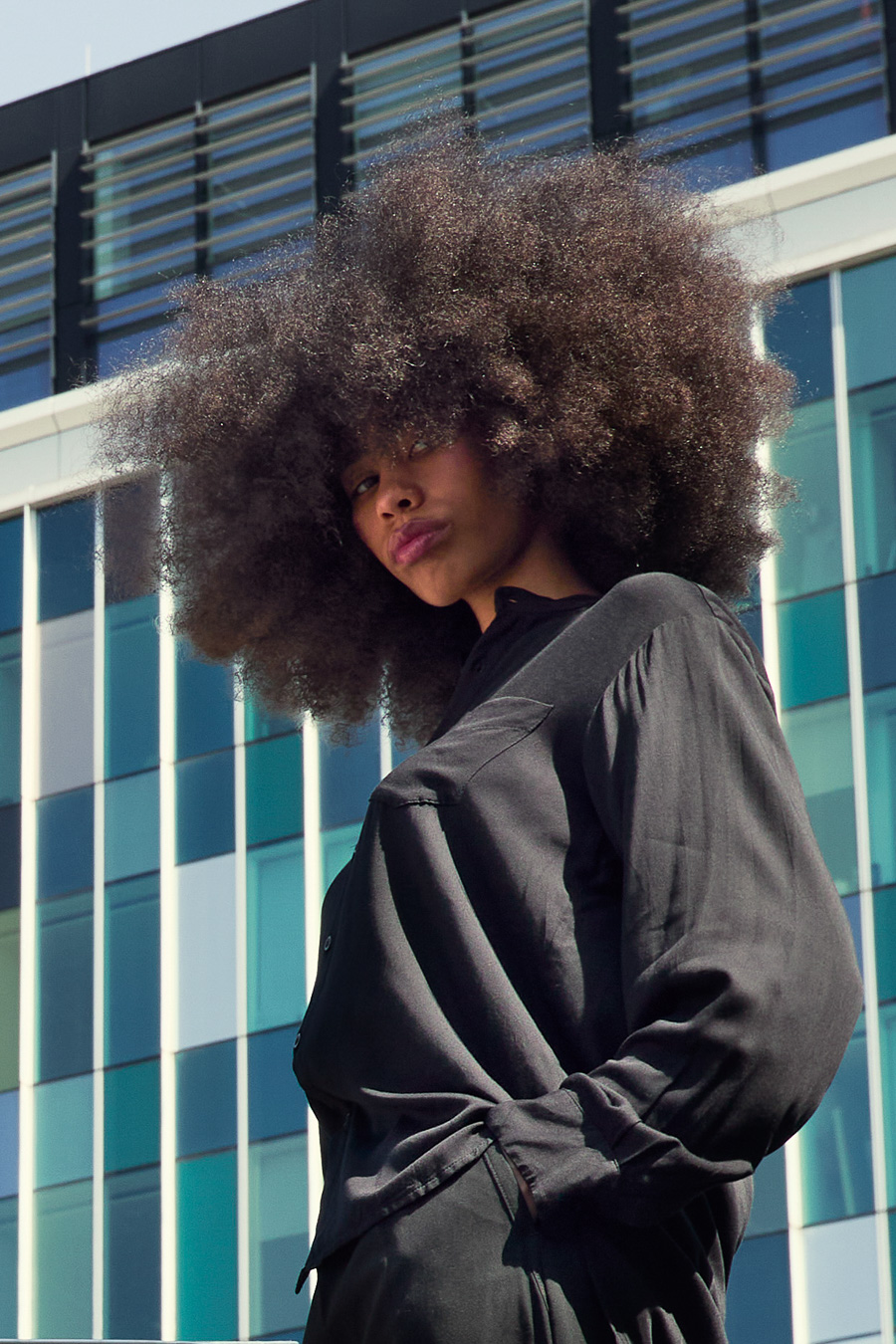Zwart Bamboe Satijnen Designer Hemd – Oversized met opstaande kraag